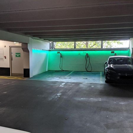 Deluxe City Apt, Beautiful River View,Free Parking No Balcony Leeds  Eksteriør billede