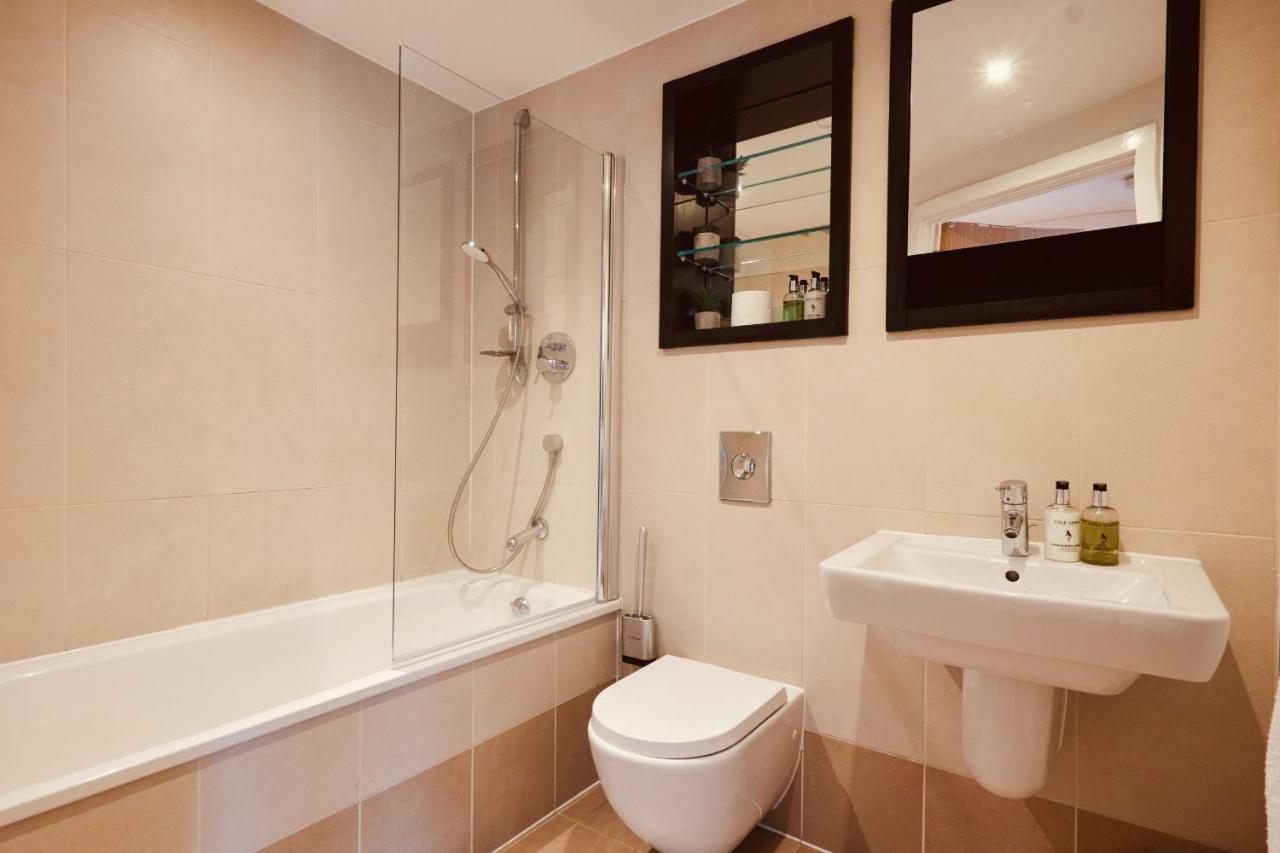 Deluxe City Apt, Beautiful River View,Free Parking No Balcony Leeds  Eksteriør billede